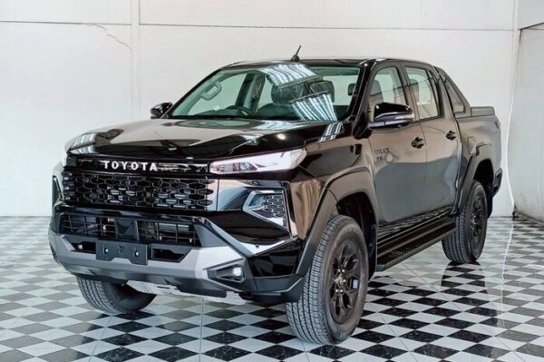 Toyota Hilux - Black M - $ 35,000